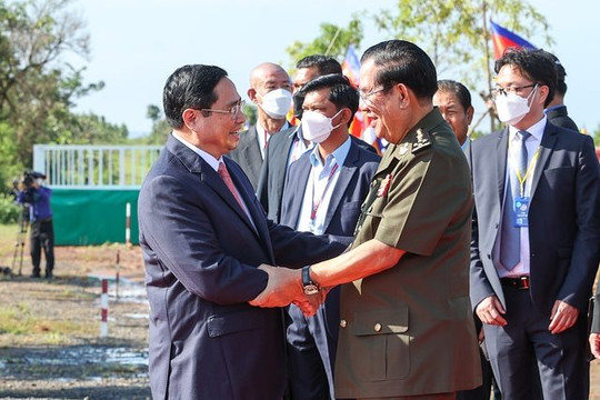 Quân tình nguyện Việt Nam không tiếc máu xương cùng Campuchia đánh đổ chế độ diệt chủng Pol Pot