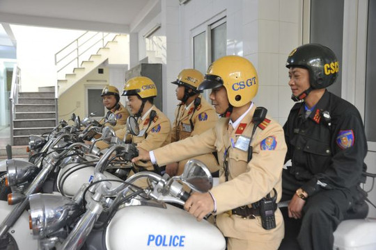 Lực lượng CSGT mở đợt cao điểm kiểm tra, xử lý vi phạm trên các tuyến giao thông đường bộ, đường thủy