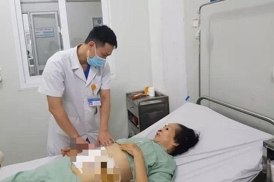 Đi ngoài ra máu tưởng mắc bệnh trĩ, vào viện phát hiện ung thư tiêu hóa
