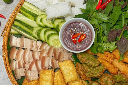 Cuối tuần chán cơm, tự làm mẹt bún đậu mắm tôm với bí quyết pha mắm chấm ngon chuẩn vị