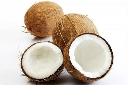Cháu bé 17 tháng tuổi tử vong do bị hóc cùi dừa