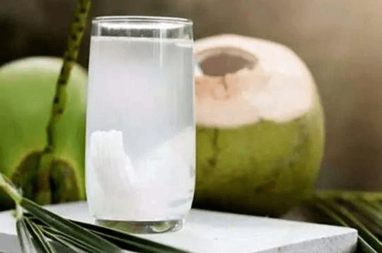 Cháu bé 1 tuổi tử vong vì hóc cùi dừa trong cốc nước