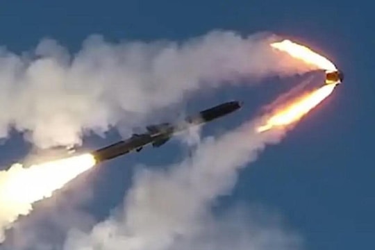 Tin vắn thế giới ngày 28/6: Thủ đô Kiev của Ukraine bị tấn công bằng tên lửa siêu chính xác