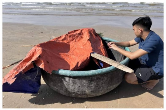 Lật tẩy tội ác trên biển cùng màn kịch đầy mưu mô của hai kẻ giết người