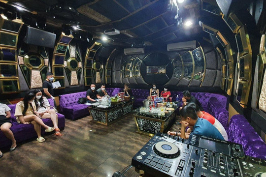 Bắt giữ nhóm đối tượng tổ chức ''tiệc ma túy'' trong quán karaoke tại Quảng Ninh