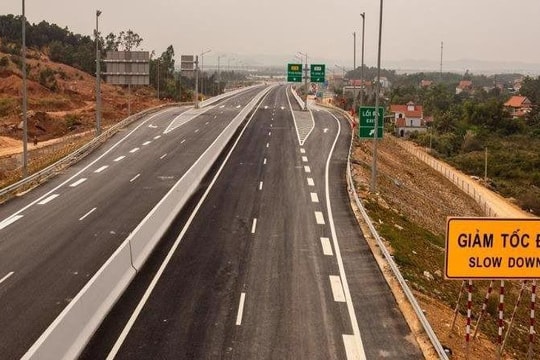 Hoàn thành các thủ tục liên quan bàn giao mặt bằng, mỏ vật liệu đất đắp trong tháng 6 năm 2022