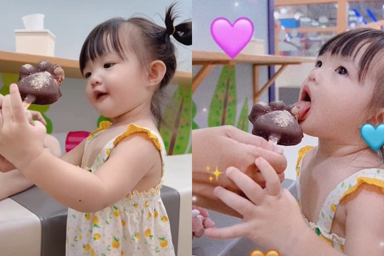 'Ái nữ' nhà Đông Nhi lần đầu được mẹ cho ăn kem đã u mê không lối thoát, còn khen lấy khen để món ăn này