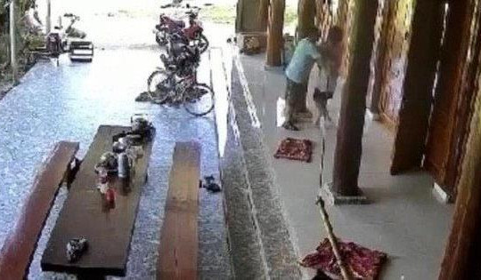 Đình chỉ công tác Chủ tịch Ủy ban MTTQ xã sàm sỡ nữ sinh lớp 10