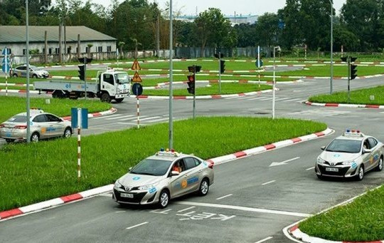 Hà Nội yêu cầu cơ sở đào tạo lái xe ôtô không tùy tiện tăng học phí