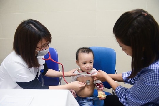 Bệnh cúm A bùng phát trái mùa, nhiều người nhập viện