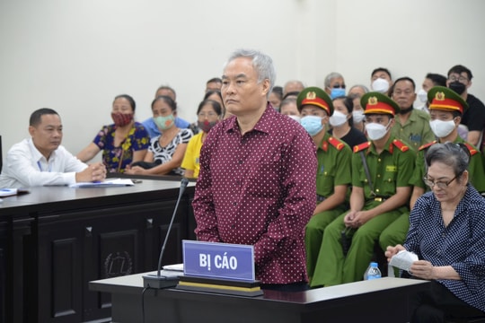 Cựu Chủ tịch Trung tâm Hỗ trợ người nghèo lừa đảo hàng nghìn người