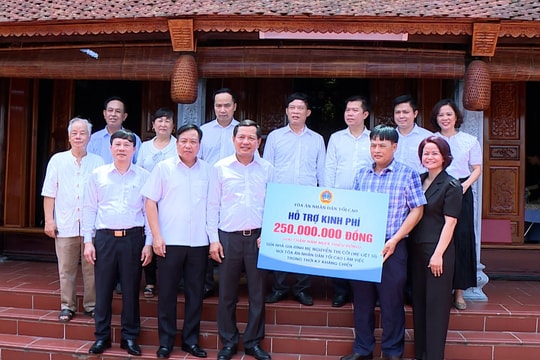 Lãnh đạo TANDTC thăm hỏi gia đình các Bà mẹ Việt Nam Anh hùng