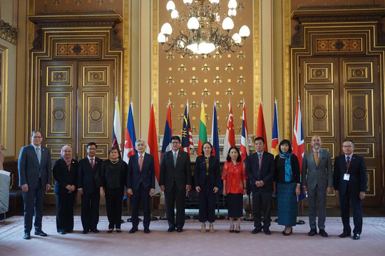 Anh khẳng định ủng hộ lập trường của ASEAN về Biển Đông