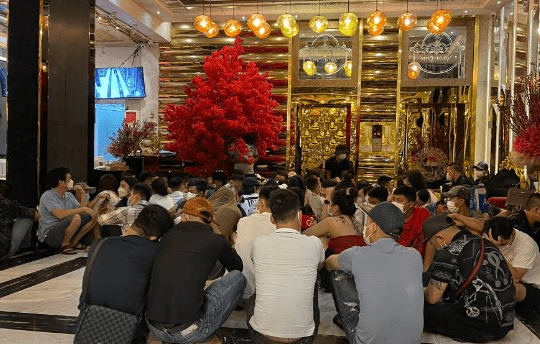 Hơn 130 người sử dụng ma túy trong quán karaoke MTV LUXURY