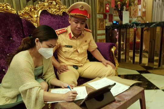 Công an Quận 10 ra quân tuyên truyền thông điệp “Đã uống rượu bia - Không lái xe”