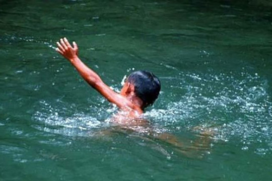 Hai cháu bé ở Bắc Giang bị đuối nước thương tâm 