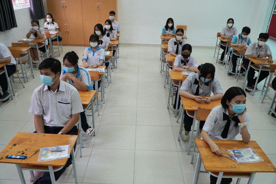 TPHCM: 6 thí sinh vi phạm quy chế thi vì mang điện thoại vào phòng