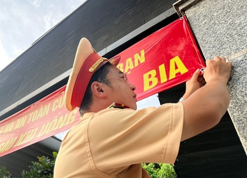CSGT TPHCM đồng loạt ra quân tuyên truyền thông điệp “Đã uống rượu bia - Không lái xe”