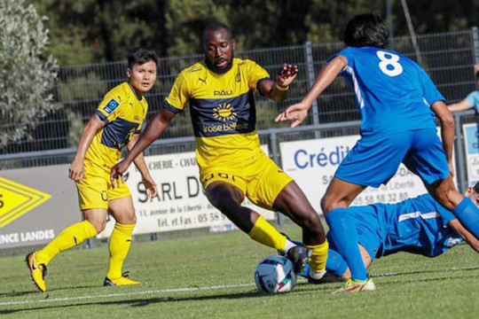 Quang Hải lập công ngay trong trận đầu tiên ra mắt Pau FC