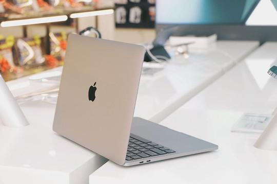 MacBook Pro M2 2022 mở bán tại Việt Nam