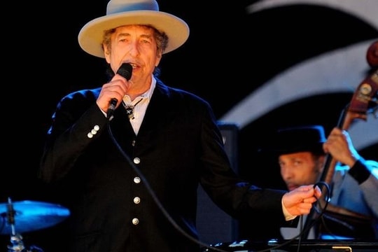 Bản sao duy nhất đĩa đơn của huyền thoại Bob Dylan được bán đấu giá 1,77 triệu USD   