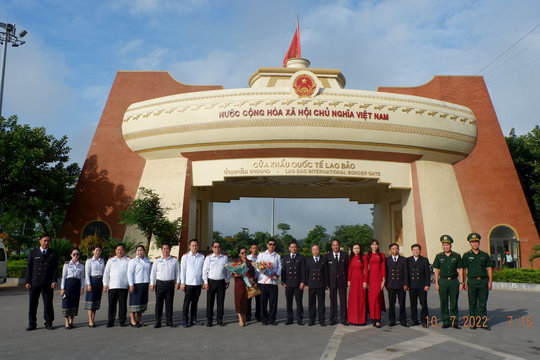 Lãnh đạo TANDTC Lào thăm và làm việc tại Việt Nam
