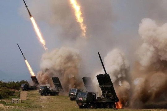 Triều Tiên bắn đạn pháo từ bệ phóng tên lửa phóng loạt