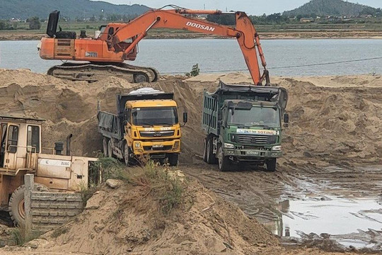 Huyện Hưng Nguyên, Nghệ An: Giấy phép bến thủy nội địa hết hạn, doanh nghiệp vẫn ngang nhiên hoạt động