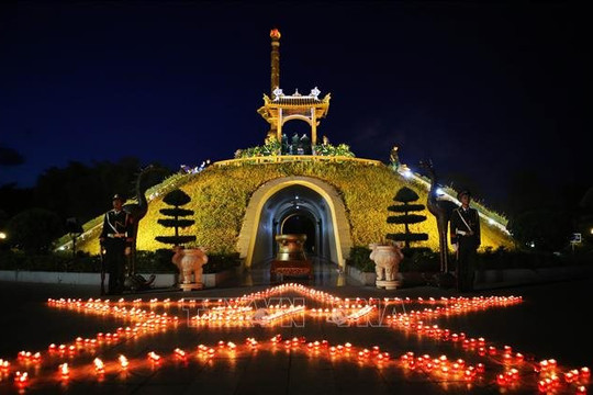 75 năm Ngày Thương binh - Liệt sỹ:
Quảng Trị tổ chức cho người dân, du khách viếng nghĩa trang vào buổi tối