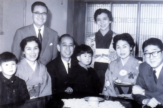 Nghi phạm "có thái độ thù địch" với ông ngoại của cố Thủ tướng Abe Shinzo