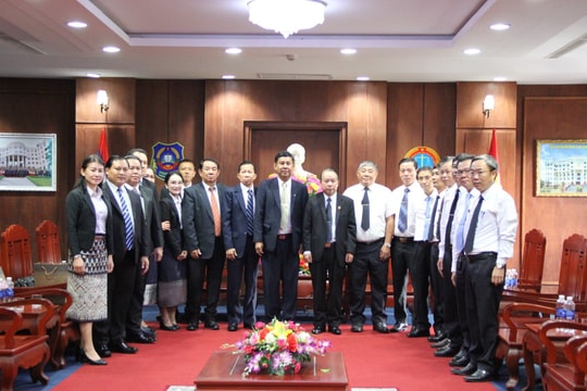 TAND tối cao Lào thăm và làm việc với TAND cấp cao tại Đà Nẵng
