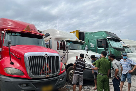 TP HCM: Một tài xế container chết bất thường trong bãi