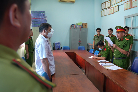 Bắt tạm giam 4 cán bộ liên quan vụ án phá rừng phòng hộ trên núi Thị Vải  