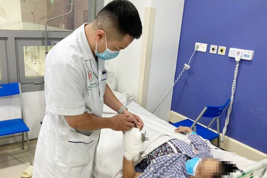 Hoại tử, mất khả năng đi lại do tiêm thuốc vào khớp để giảm đau