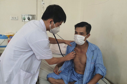 Khó thở, đau tức ngực, đi khám phát hiện mắc bệnh hiếm gặp