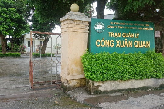 Hưng Yên: Các bãi xe không phép trên bờ kênh Bắc Hưng Hải