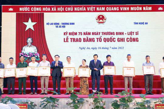 Chúng ta đời đời ghi nhớ công ơn các anh hùng, liệt sỹ các thương binh, bệnh binh và gia đình có công với nước