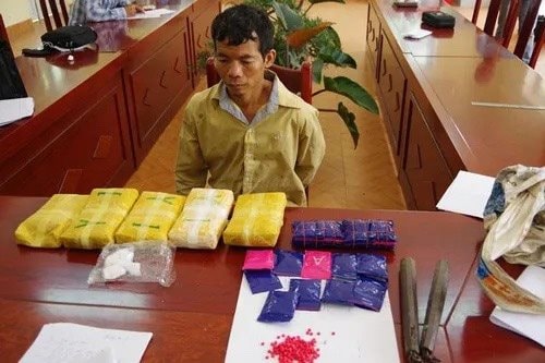 Bắt giữ đối tượng vận chuyển 30.000 viên ma túy từ Lào sang Việt Nam