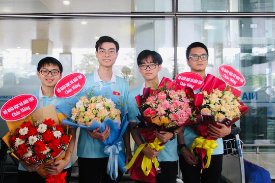 Bộ GD&ĐT chúc mừng thành tích của đội tuyển Olympic Sinh học quốc tế
