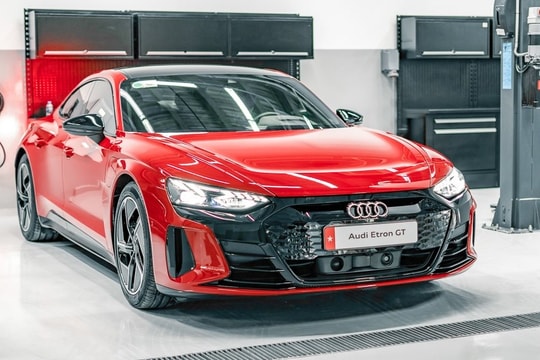 Xe điện hạng sang Audi e-tron GT về Việt Nam, giá từ 5,2 tỉ đồng