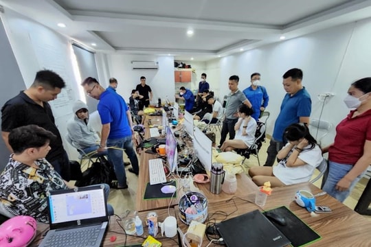 Đường dây cho vay lãi nặng xuyên quốc gia qua ứng dụng ĐTDĐ với lãi suất 2.090%/năm