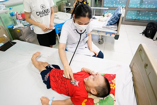Uống vitamin D quá liều, 2 anh em suy thận cấp