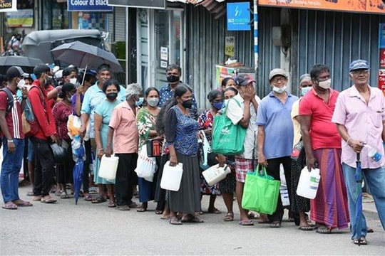 Tin vắn thế giới ngày 24/7: Tân Tổng thống Sri Lanka chỉ thị cảnh sát điều tra 'chợ đen' buôn bán nhiên liệu
