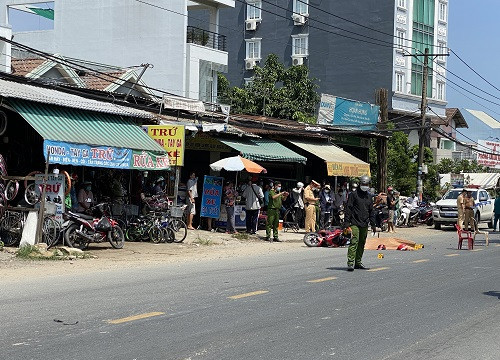 TPHCM: Hai vợ chồng tử vong sau va chạm với xe đầu kéo container