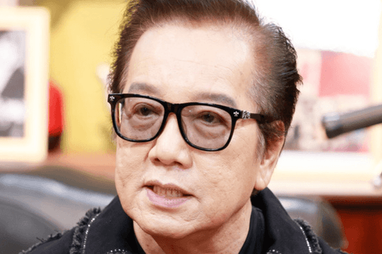 Elvis Phương: 'Gia đình tôi không chấp nhận việc xướng ca vô loài, có lần bố giận đến mức đánh và đuổi tôi ra khỏi nhà'