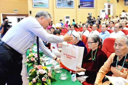 Chánh án TANDTC Nguyễn Hòa Bình dự Lễ kỷ niệm 75 năm Ngày Thương binh - Liệt sĩ tại Quảng Ngãi