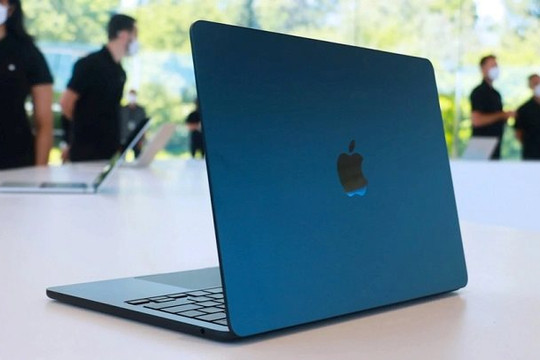MacBook Air M2 chính hãng mở bán tại Việt Nam, giá từ 33 triệu đồng