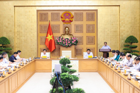 Thủ tướng: Tuyệt đối không chủ quan trong điều hành kinh tế vĩ mô