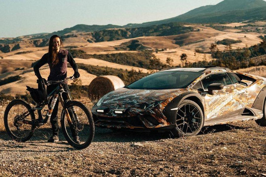 Lamborghini Huracan phiên bản địa hình chính thức lộ diện