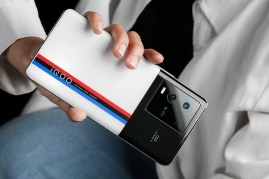 Vivo iQOO 9T ra mắt, giá dưới 15 triệu